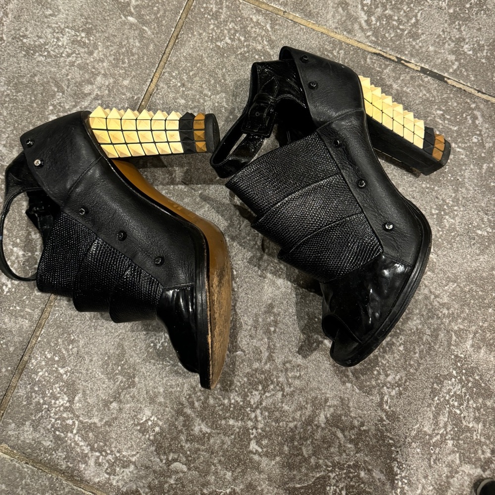 Fendi heels
